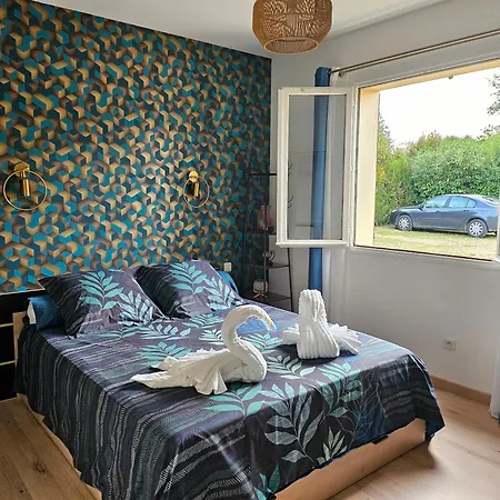 Les D'estelle Guécélard